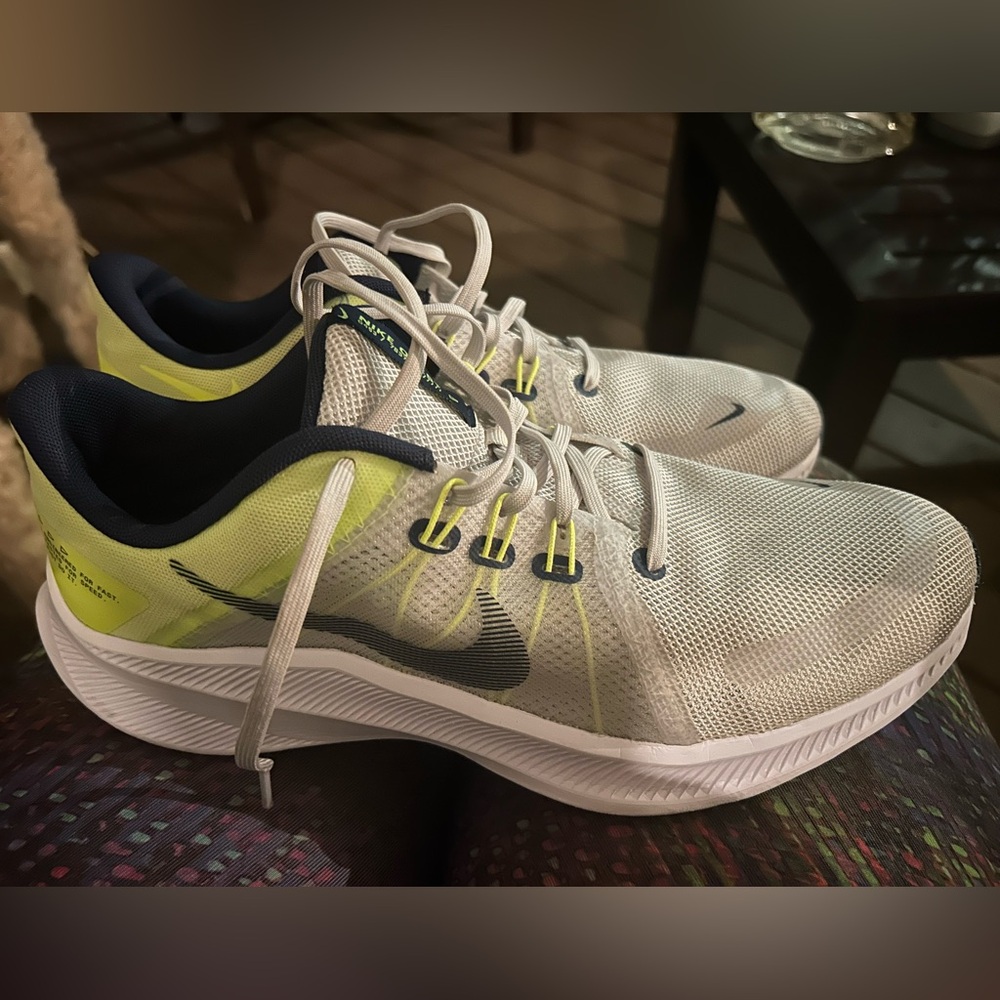 Nike Quest 3 men size 10